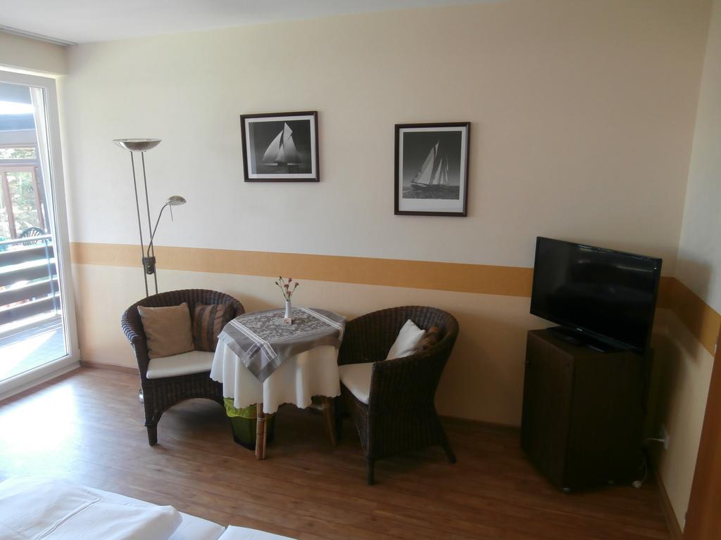 Hotel Hasselbarth بورغ أوف فيهمارن المظهر الخارجي الصورة
